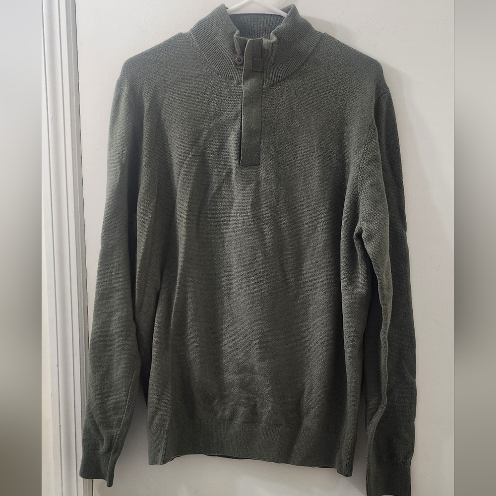 Massimo Dutti Men's Green Sweater, Size Large.